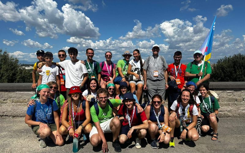 “ … Gli occhi sono fatti per guardare, la bocca per parlare, le orecchie ascoltano – non solo musica – la testa pensa….”F. Moro